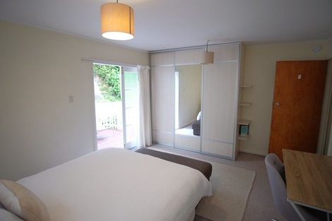 Photo of property in 82 Oriental Parade, Oriental Bay, Wellington, 6011