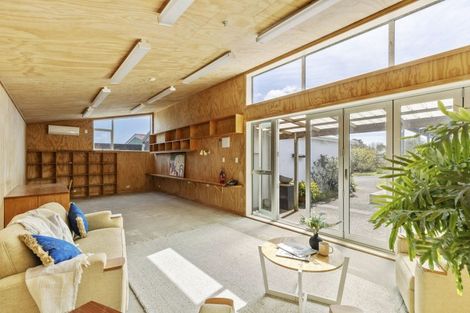 Photo of property in 5 Harris Street, Waitara, 4320