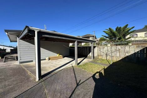 Photo of property in 39 Tomo Street, New Lynn, Auckland, 0600