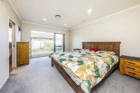 Photo of property in 18 Aberdeen Crescent, Wattle Downs, Auckland, 2103