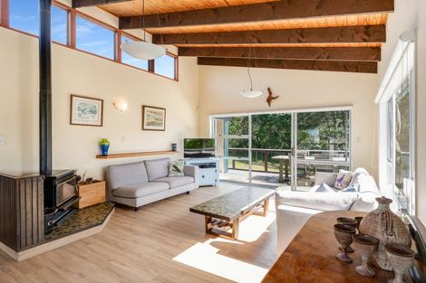 Photo of property in 137 Patuwai Drive, Whangamata, 3620