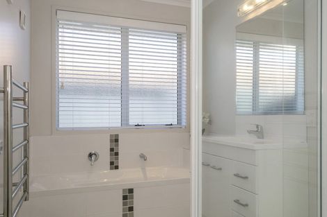 Photo of property in 4 Ernest Kemp Rise, Wharewaka, Taupo, 3330