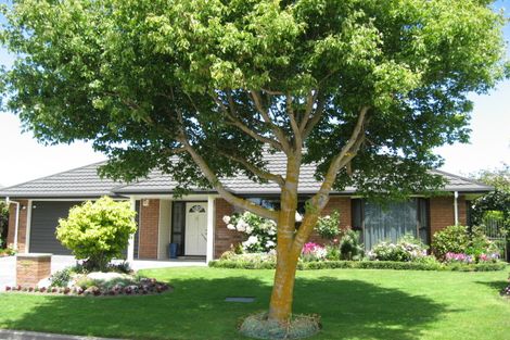 Photo of property in 8 Huntingdon Place, Avonhead, Christchurch, 8042