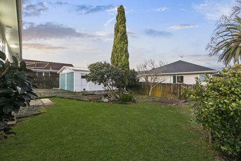Photo of property in 2c Youngs Road, Papakura, 2110