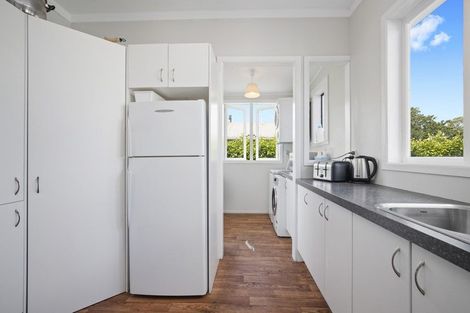 Photo of property in 11 Collingwood Road, Waiuku, 2123