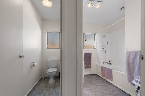 Photo of property in 10a Holman Road, Te Atatu Peninsula, Auckland, 0610