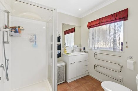 Photo of property in 10 Leanne Way, Waikanae Beach, Waikanae, 5036