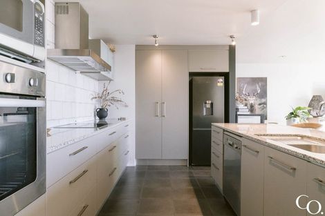 Photo of property in Palm Cove Apartments, 201/6 Tawa Street, Mount Maunganui, 3116