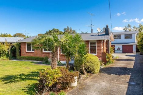 Photo of property in 17 Philip Street, Carterton, 5713