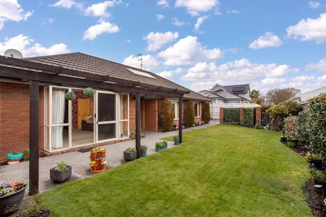 Photo of property in 36a Windermere Road, Papanui, Christchurch, 8053
