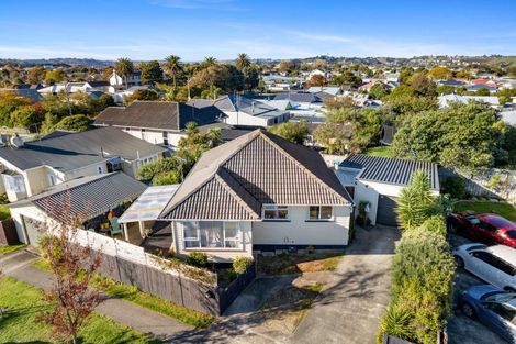 Photo of property in 12 Collins Street, Gonville, Whanganui, 4501