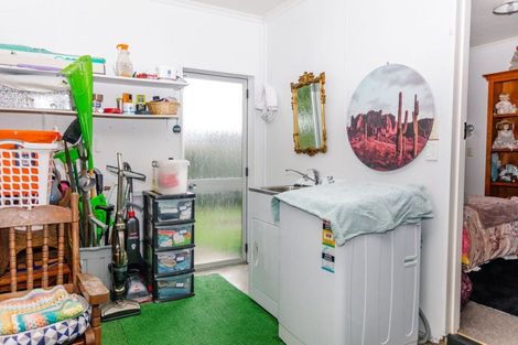 Photo of property in 17 Mccallum Street, Dannevirke, 4930