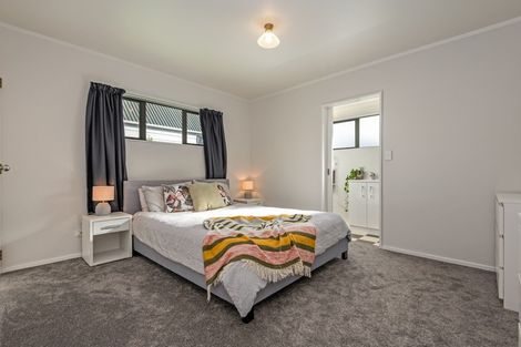 Photo of property in 10a Dahlia Street, Palmerston North, 4410