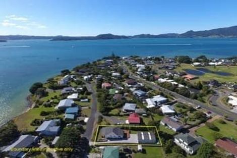 Photo of property in 13 Karoro Road, One Tree Point, 0118