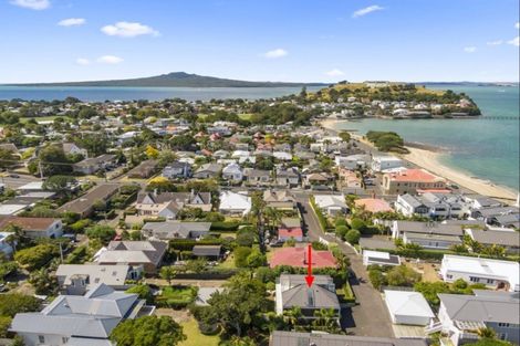 Photo of property in 5f Church Street, Devonport, Auckland, 0624