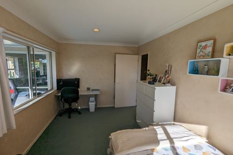 Photo of property in 10 Crown Hill, Paraparaumu, 5032