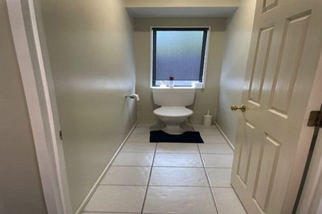 Photo of property in 20 Jade Court, Rosedale, Auckland, 0632