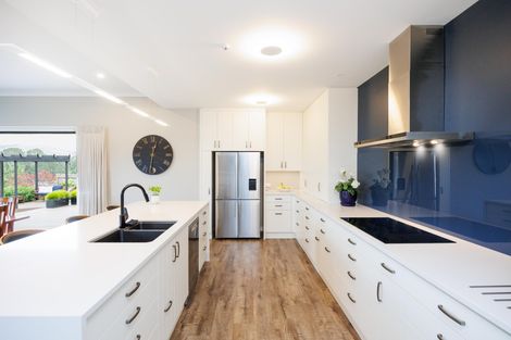 Photo of property in 10 Coutts Way, Fitzherbert, Palmerston North, 4410