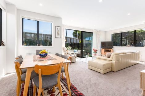 Photo of property in 2 Skysail Lane, Whitby, Porirua, 5024