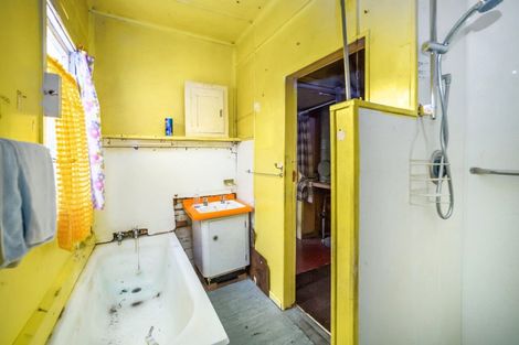 Photo of property in 11 Hayward Street, Featherston, 5710