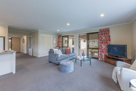 Photo of property in 2 Melfield Place, Richmond, 7020