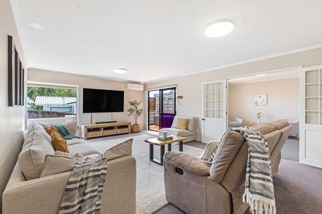 Photo of property in 58 Karina Road, Merrilands, New Plymouth, 4312