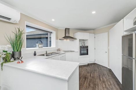 Photo of property in 2/57 Cutts Road, Russley, Christchurch, 8042