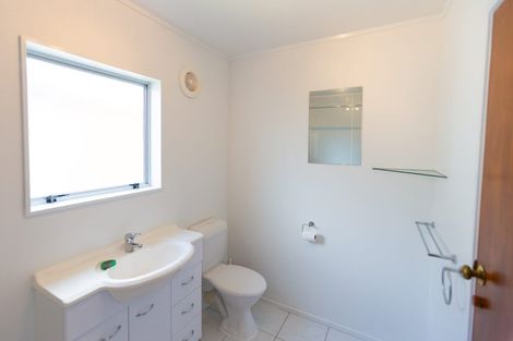 Photo of property in 1396 Whangaparaoa Road, Army Bay, Whangaparaoa, 0930