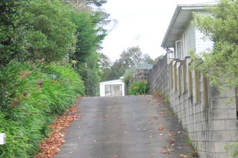 Photo of property in 5b Awaroa Road, Sunnyvale, Auckland, 0612