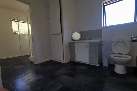 Photo of property in 1295 Whangaparaoa Road, Army Bay, Whangaparaoa, 0930