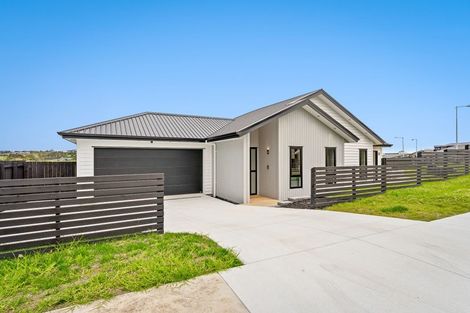 Photo of property in 35 Brigitte View, Snells Beach, 0920