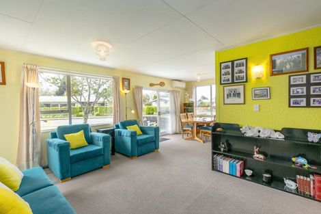 Photo of property in 2 Hornsby Street, Carterton, 5713