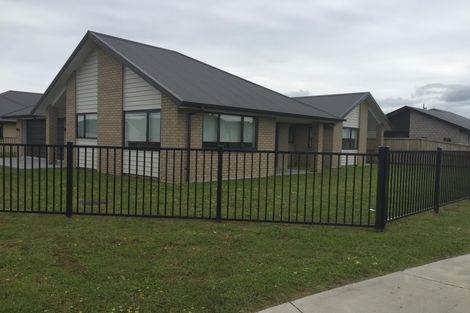 Photo of property in 16 Ruru Street, Cambridge, 3434