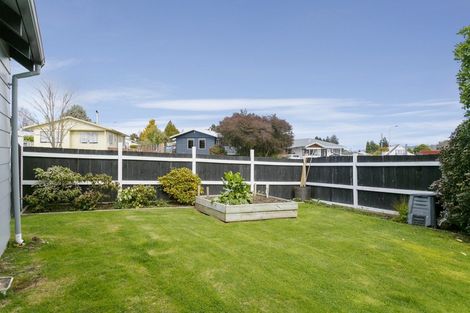 Photo of property in 2/27 Tobin Place, Richmond Heights, Taupo, 3330
