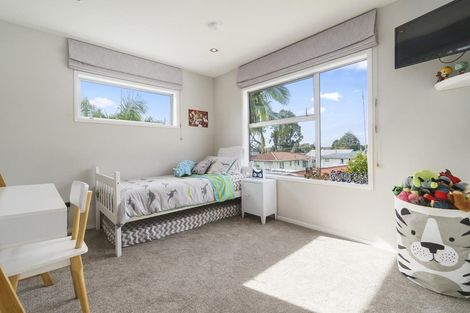 Photo of property in 15a Waipani Road, Te Atatu Peninsula, Auckland, 0610