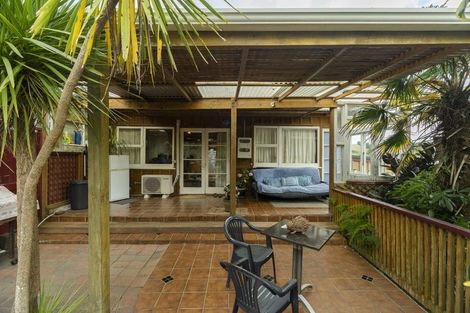 Photo of property in 132 Oakura Road, Oakura, Hikurangi, 0184