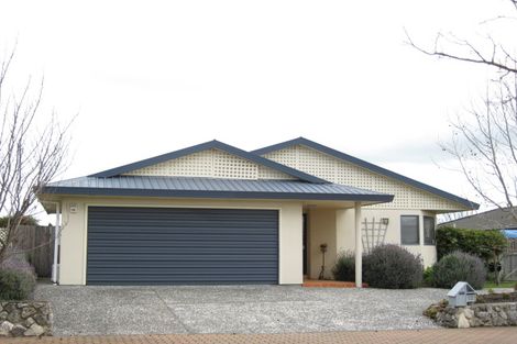 Photo of property in 12 Penlington Place, Havelock North, 4130