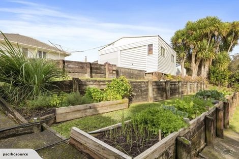 Photo of property in 5 Albert Pryor Avenue, Henderson, Auckland, 0612