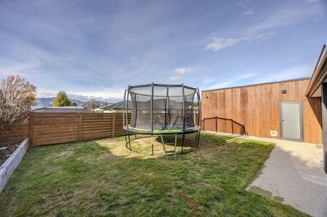 Photo of property in 7 Hebbard Court, Albert Town, Wanaka, 9305
