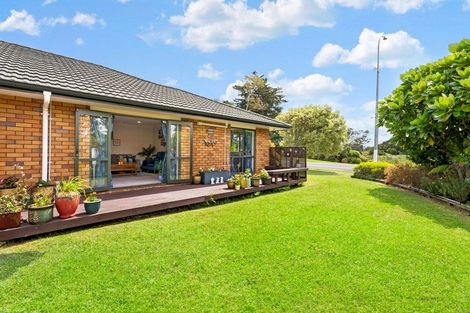 Photo of property in 52 Wattle Farm Road, Wattle Downs, Auckland, 2103