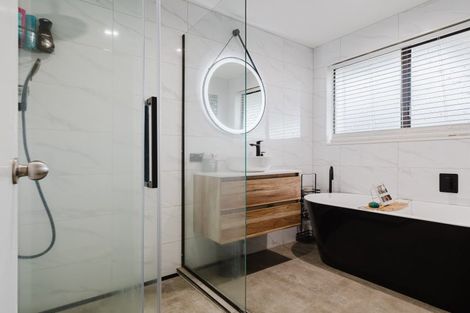 Photo of property in 43 Pencarrow Street, Highbury, Palmerston North, 4412