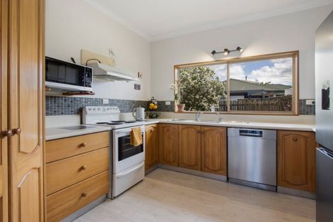 Photo of property in 2 Baigent Place, Tanners Point, Katikati, 3177