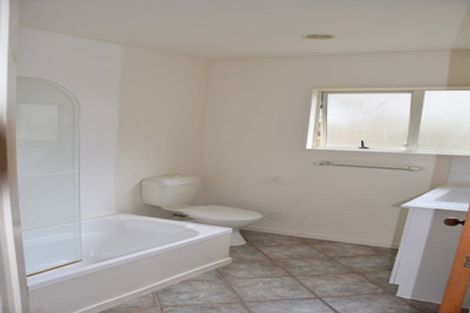 Photo of property in 13 Noel Williams Place, Windsor Park, Auckland, 0630