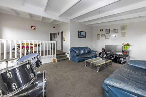 Photo of property in 12 Pesaro Place, Clover Park, Auckland, 2023