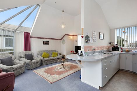 Photo of property in 2 Kings Avenue, South Dunedin, Dunedin, 9012