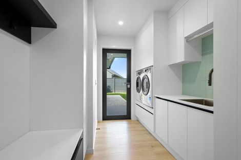 Photo of property in 83 Sunline Drive, Leamington, Cambridge, 3432