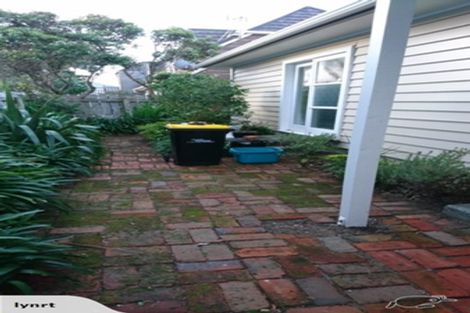 Photo of property in 1/15 Apu Crescent, Lyall Bay, Wellington, 6022