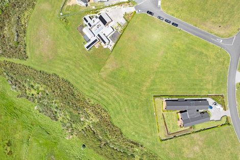 Photo of property in 1 Takahuri Place, Okura Bush, Silverdale, 0794