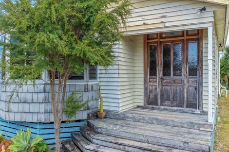 Photo of property in 128 Hampton Road, Whangamata, 3620