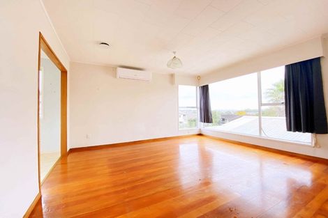 Photo of property in 3 Mowbray Place, Sunnynook, Auckland, 0620